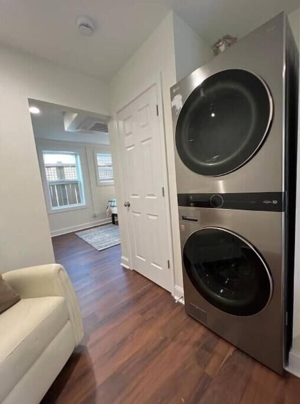 Interior - Cozy 1BR in Multi-unit building (Greenville)