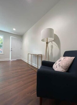Interior - 1 King BR with Style and Elegance (Greenville)