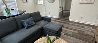 2BR 2B House Close to Downtown