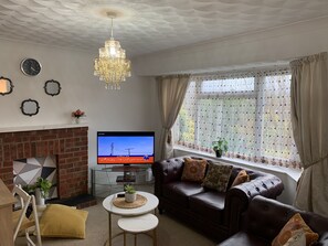 Living area - Luxury Two Bed Deluxe Maisonette (Farnham)