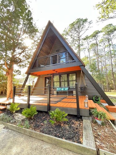 Fox Den~Perfect Escape for Birders