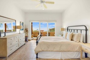 3 slaapkamers, een strijkplank/strijkijzer, reisbedje, wifi