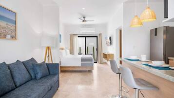 Fer et planche à repasser, lit parapluie, Wi-Fi, draps fournis