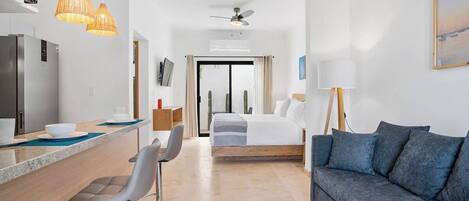 1 slaapkamer, een strijkplank/strijkijzer, reisbedje, wifi