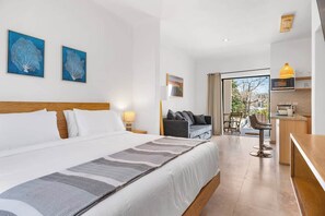 Iron/ironing board, travel crib, WiFi, bed sheets