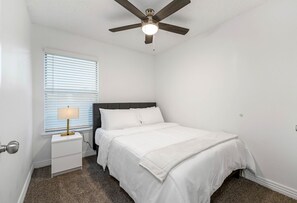 3 bedrooms, desk, iron/ironing board, free WiFi