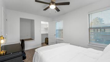 3 chambres, bureau, fer et planche à repasser, accès au Wi-Fi (inclus)