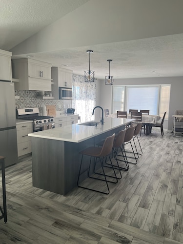 There are many fun activities to do in Utah. Come and visit.