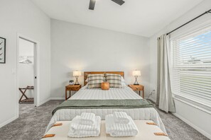 2 bedrooms, desk, iron/ironing board, WiFi