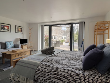 1 quarto, individualmente decorados, individualmente mobiliados. The Hideaway