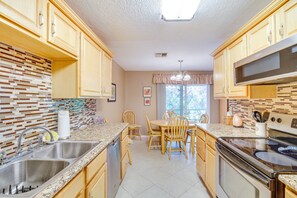 Cookware/dishes/utensils - Sebastian Home w/ Screened Lanai: 8 Mi to Beach! (Sebastian)