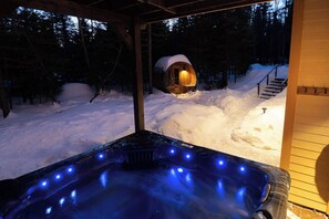 Terrace/patio - Le Grand Merisier | Chalet Alpin avec Spa et Sauna (Petite-Rivière-Saint-François)