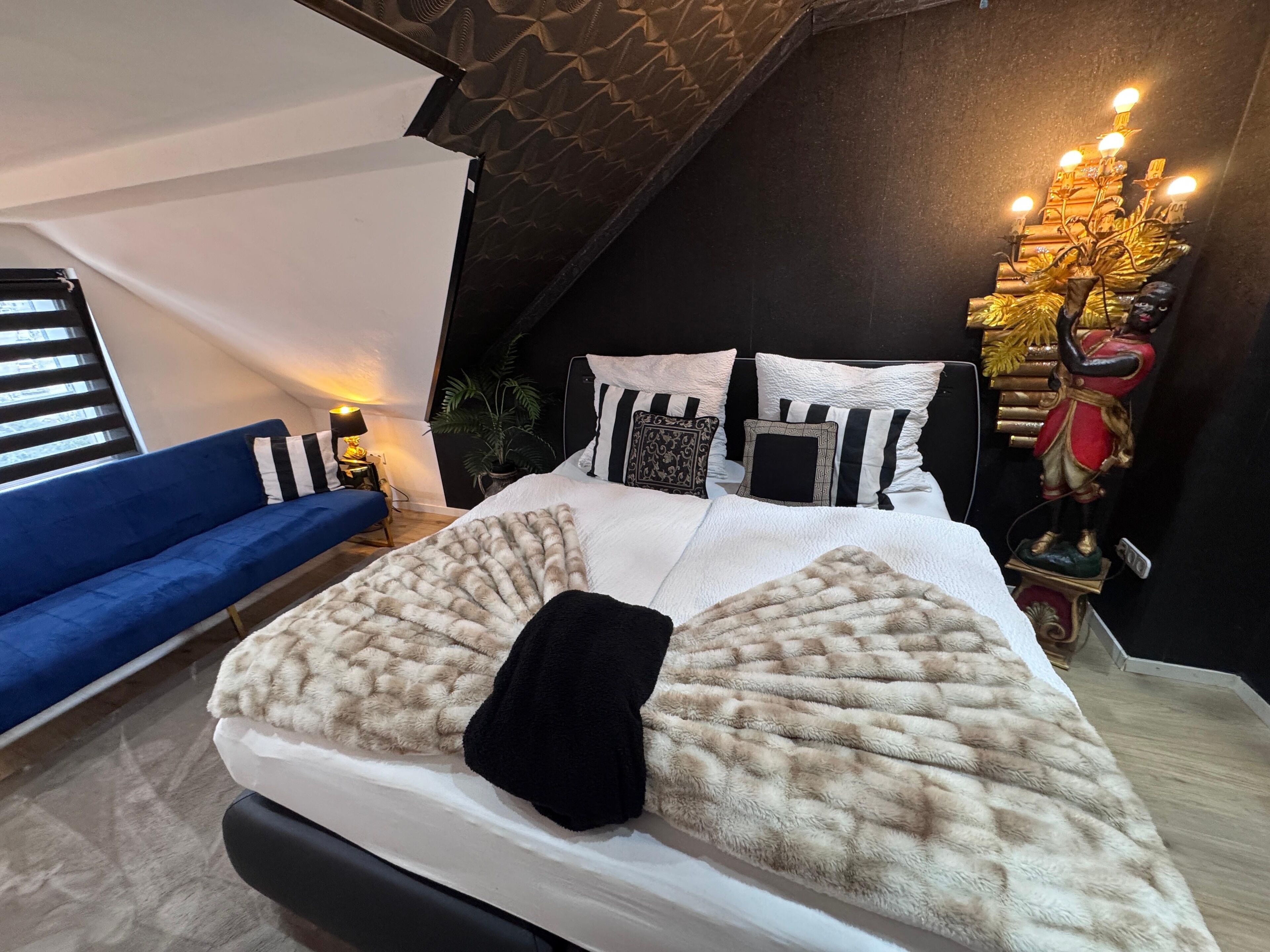 2 chambres, bureau, fer et planche à repasser, lit parapluie