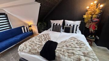 2 chambres, bureau, fer et planche à repasser, lit parapluie