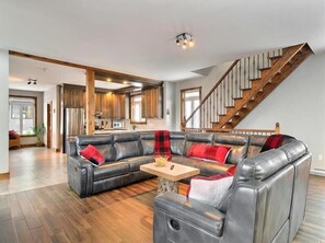 TV, fireplace, offices