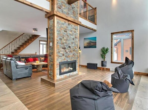 TV, fireplace, offices