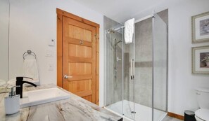 Douche, sèche-cheveux