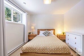 2 bedrooms, WiFi, bed sheets