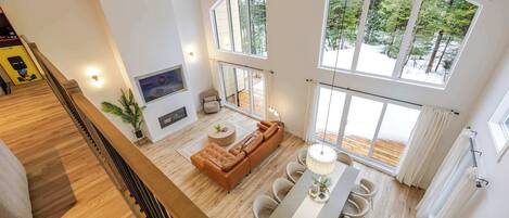 Televisión, chimenea