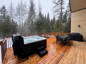Outdoor dining - La Madeleine - Élégance en Forêt - Spa by Alchalet (Capitale-Nationale)