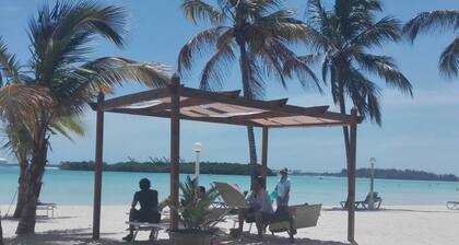 BONITO ÁTICO A UN MINUTO DEL MAR CON VISTA