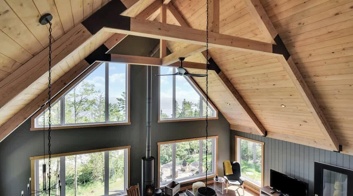 Televisión, chimenea y futbolito 