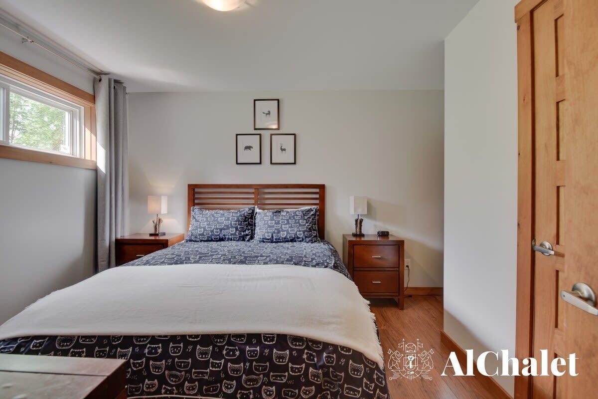 5 bedrooms, WiFi, bed sheets