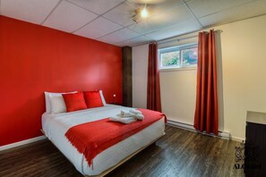 4 habitaciones, tabla de planchar con plancha, wifi y ropa de cama 