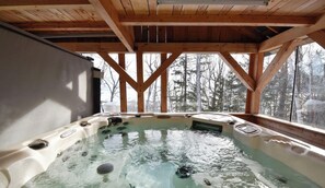 Indoor spa tub