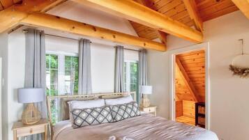 4 bedrooms, travel cot, WiFi, bed sheets