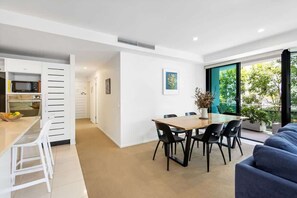 Dining - Peregian on the Beach Apt 1 (Peregian Beach)