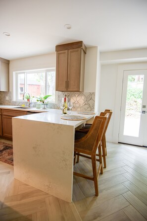 Fridge, microwave, oven, stovetop - Elegant Wine Country Estate!  (Santa Rosa)