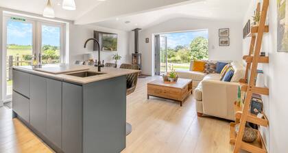 3 bedroom accommodation in Wetley Rocks, near Leek