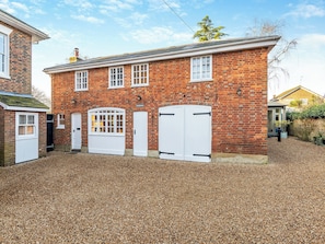 Exterior - 2 bedroom accommodation in Edenbridge (Edenbridge)