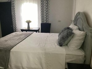 1 bedroom, WiFi - Deluxe Queen Studio (Negril)