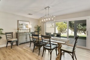 Dining - New Luxurious Family Home w/ heated pool/spa and sport court (Scottsdale)