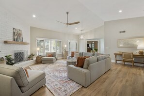 Smart TV - New Luxurious Family Home w/ heated pool/spa and sport court (Scottsdale)