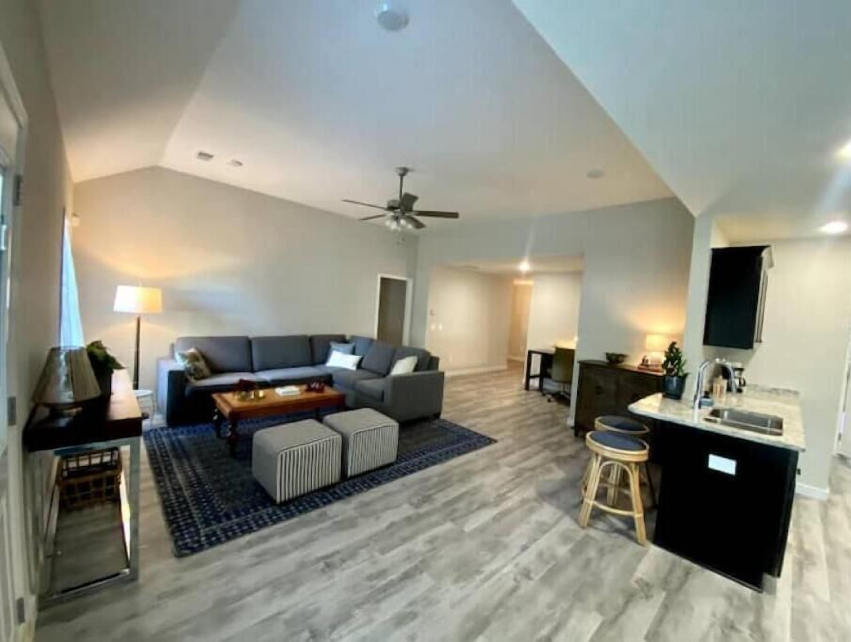 Pretty Home in Warner Robins for Mid to Long Stays