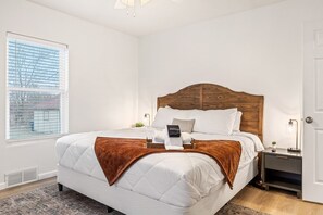 5 bedrooms, WiFi, bed sheets