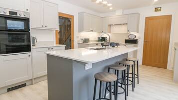 Fridge, dishwasher, electric kettle, toaster