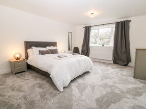 4 Schlafzimmer, individuell dekoriert, individuell eingerichtet