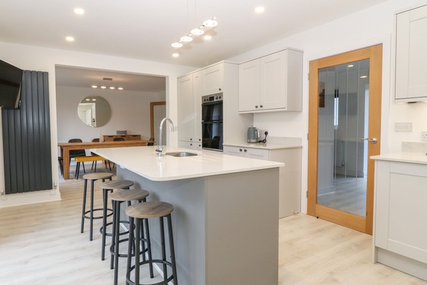 Fridge, dishwasher, electric kettle, toaster