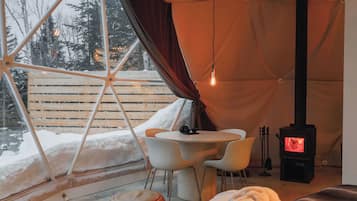 Fireplace, heated floors