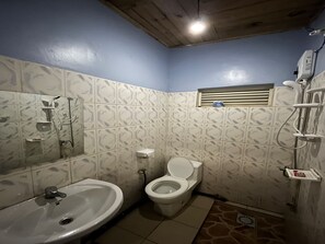 House | Bathroom | Shower, towels