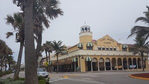 A building with a sign reading "Lake Worth Casino."
