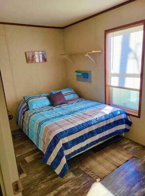 2 bedrooms, bed sheets