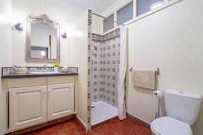 Doccia, asciugacapelli, asciugamani