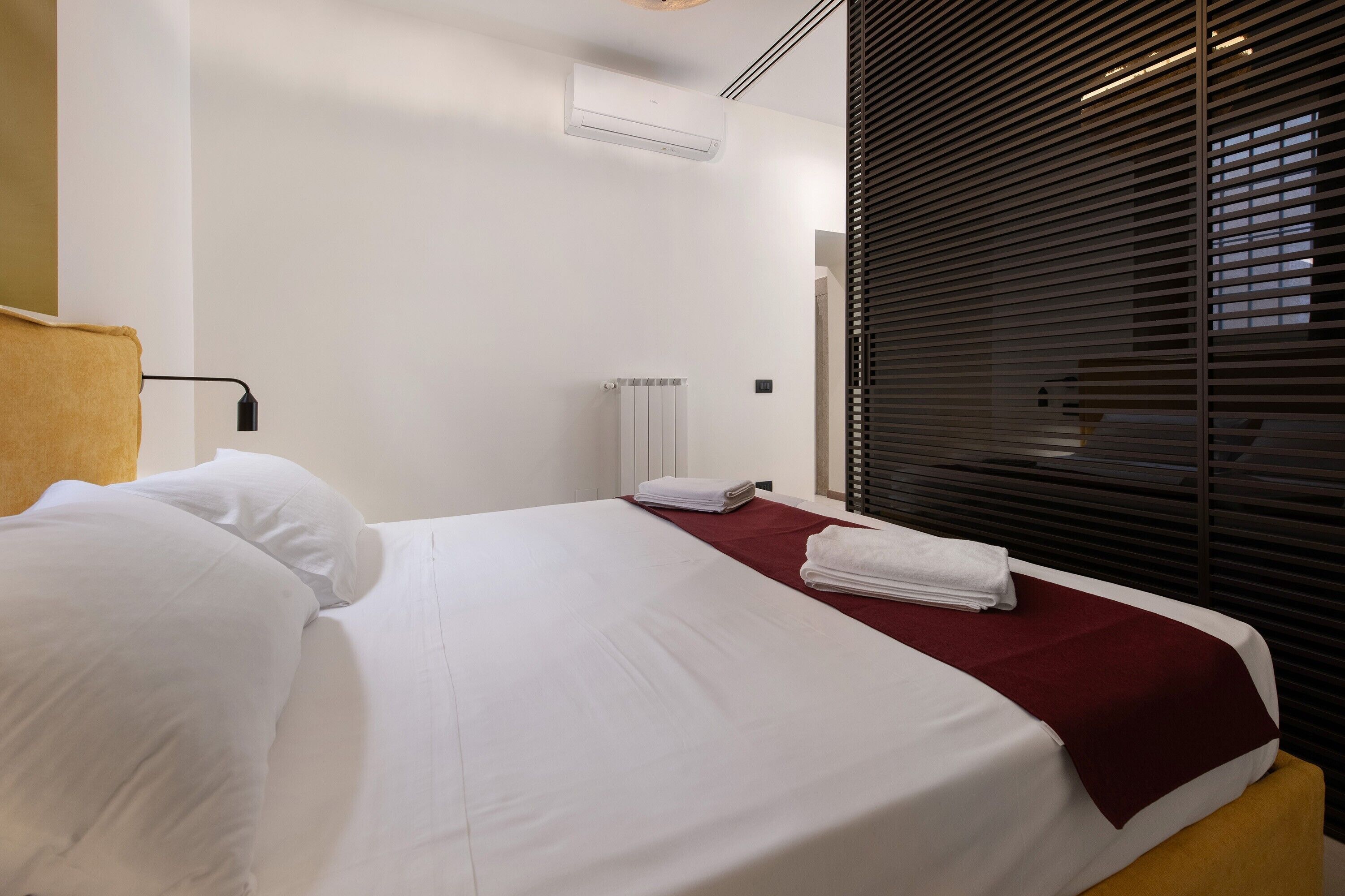 1 habitación, tabla de planchar con plancha, wifi gratis y ropa de cama 