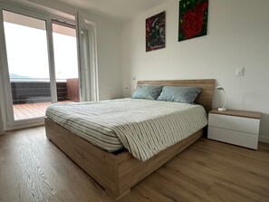 2 室のベッドルーム、アイロン / アイロン台、WiFi、ベッドシーツ