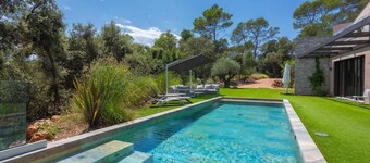 Holiday Home 'Rez De Villa Pour 8 Valeriane' with Shared Pool, Private Garden and Wi-Fi